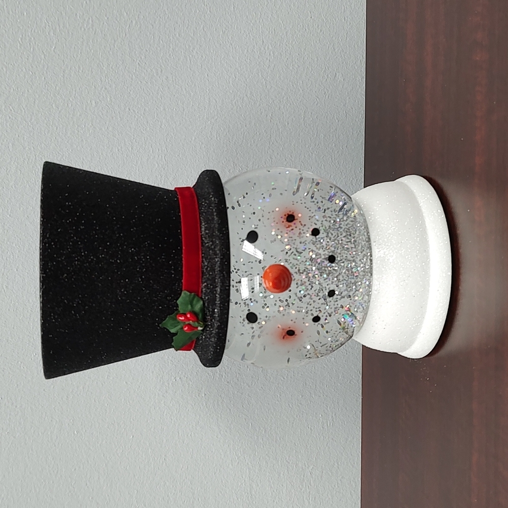 Bath & Body Works Snowman Light Up Water Globe Pedestal 3-Wick Candle Holder